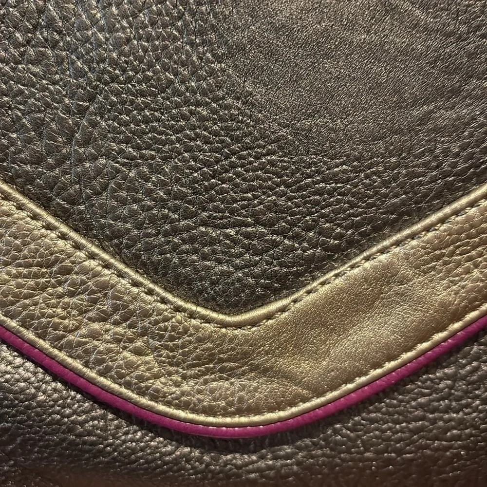 Steve Madden  Clutch Crossbody bag Vegan Leather Raspberry steel & gold metallic